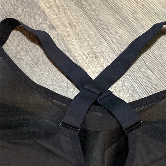 Avía Crisscross Sports Bra with Wide Supportive Band - Picture 6 of 9